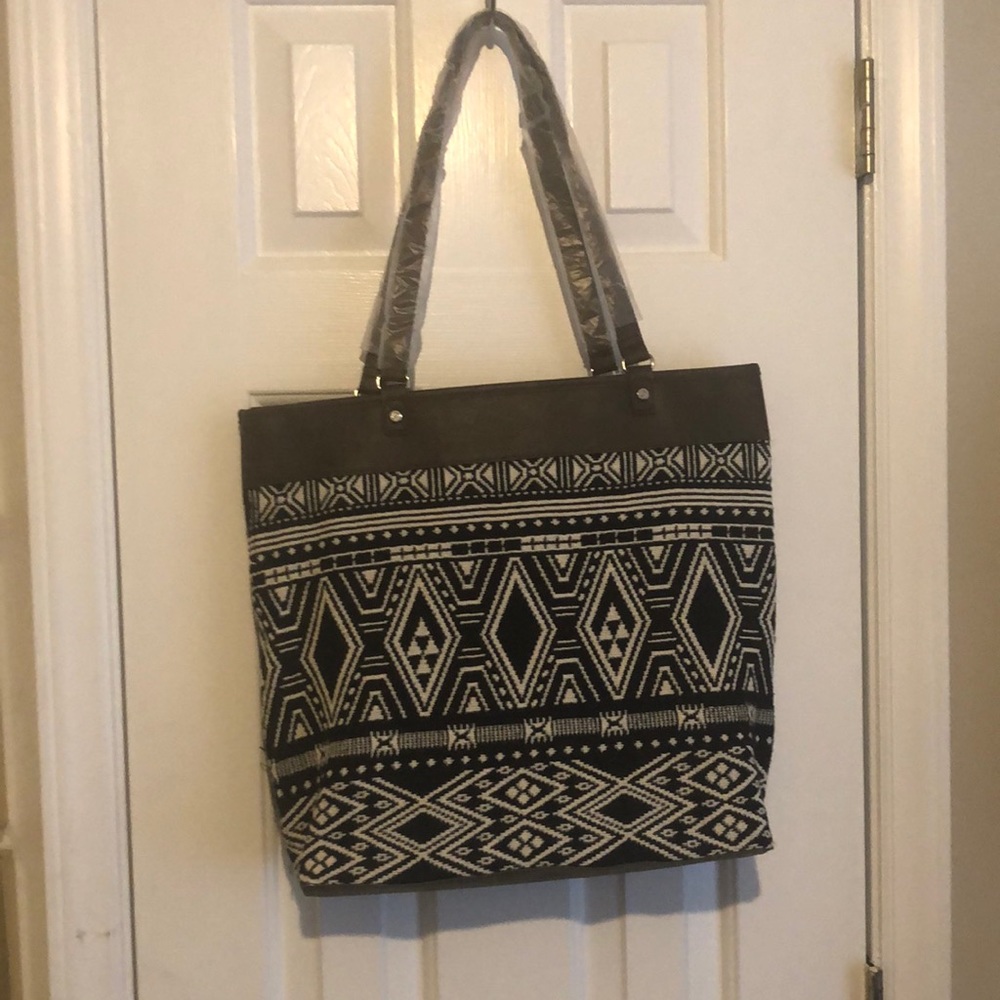 Thirty-One Reversible Tote & Pouch Bundle | Pattern: Rio Weave RETIRED - Picture 2 of 7